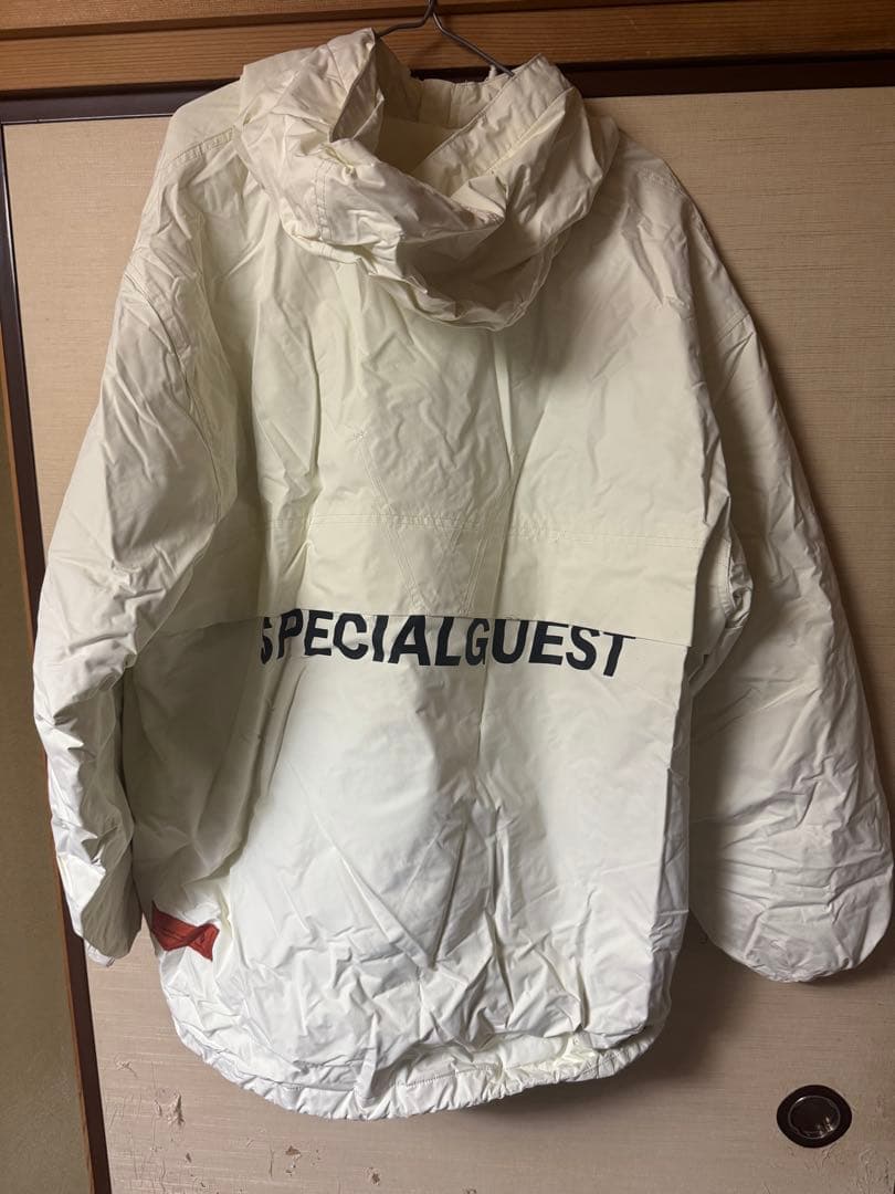 Special guest ウェア