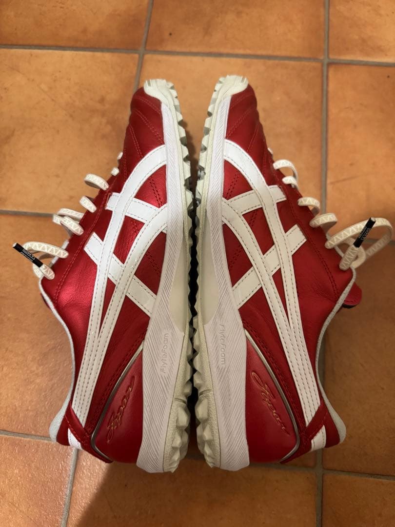 asics サッカーシューズ レッド/ホワイト