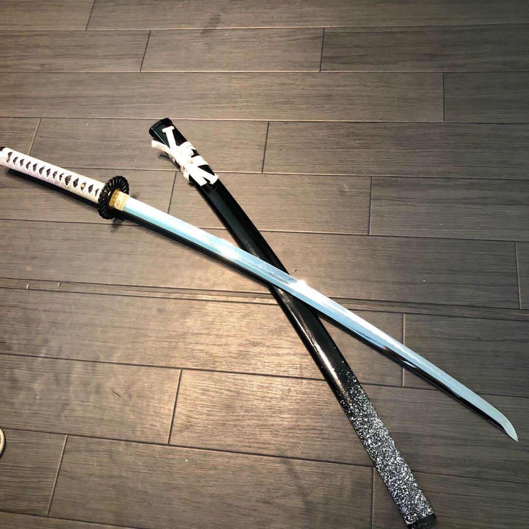 高級模造刀　高級居合刀　菊一文字拵え　黒鞘白飛沫　優勢刃紋刀身　白拵え