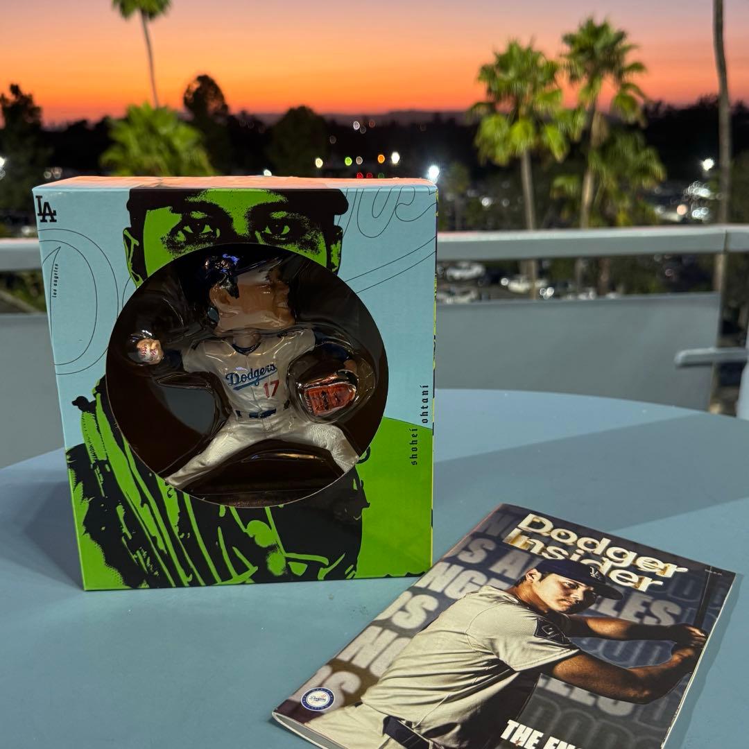 大谷翔平　ボブルヘッド　投手　ドジャース　来場者限定　冊子付き