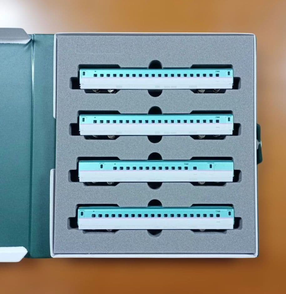 KATO　E5系新幹線　はやぶさ　基本+増結セット