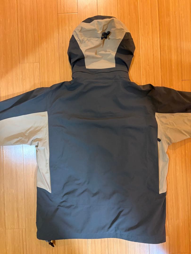 バートンAK GORE-TEX M size