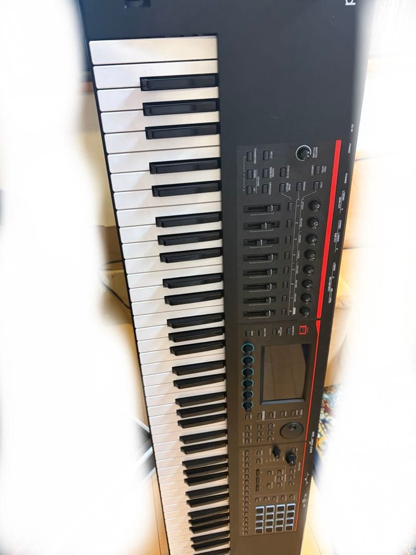 Roland Fantom 07 シンセサイザー