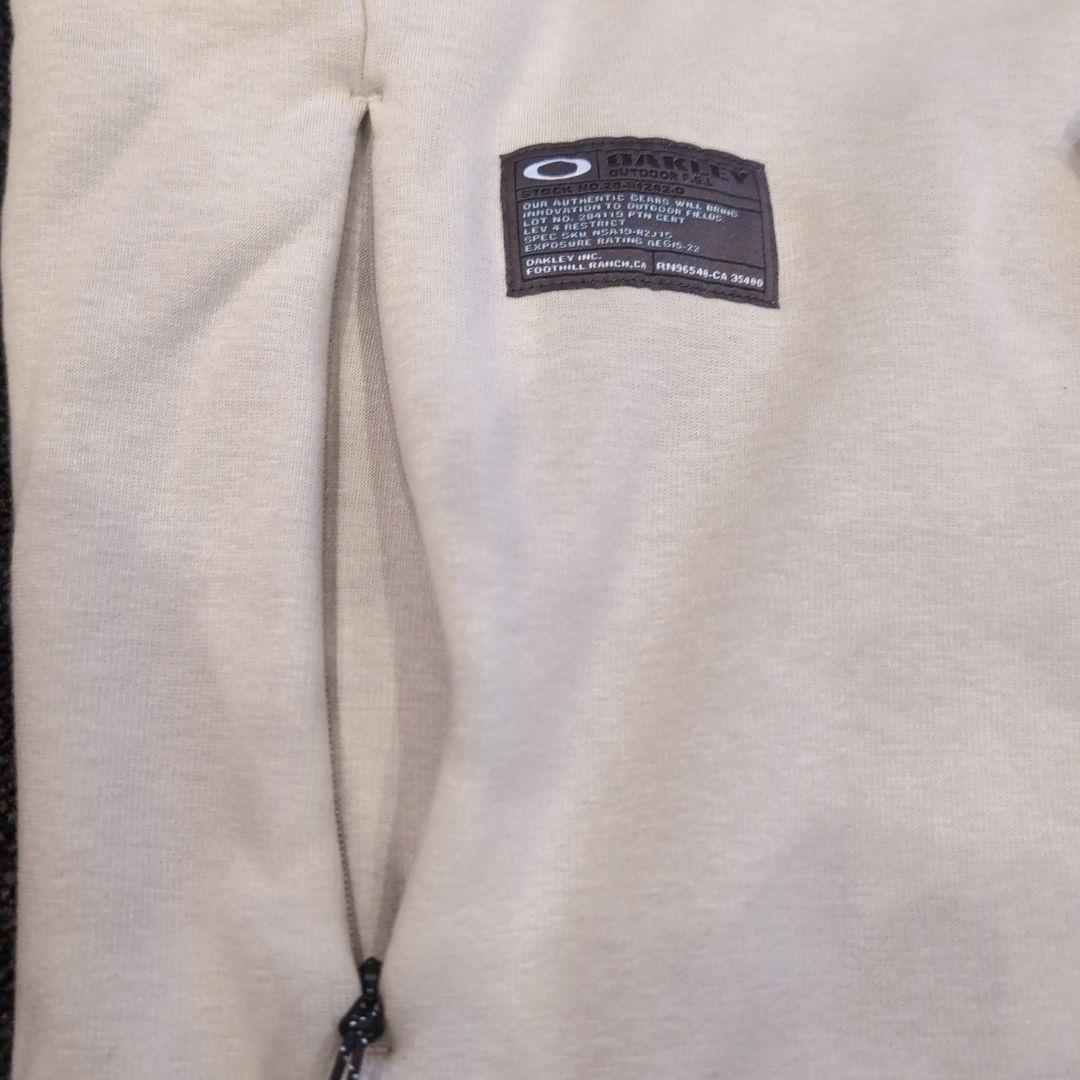OAKLEY✦パーカー