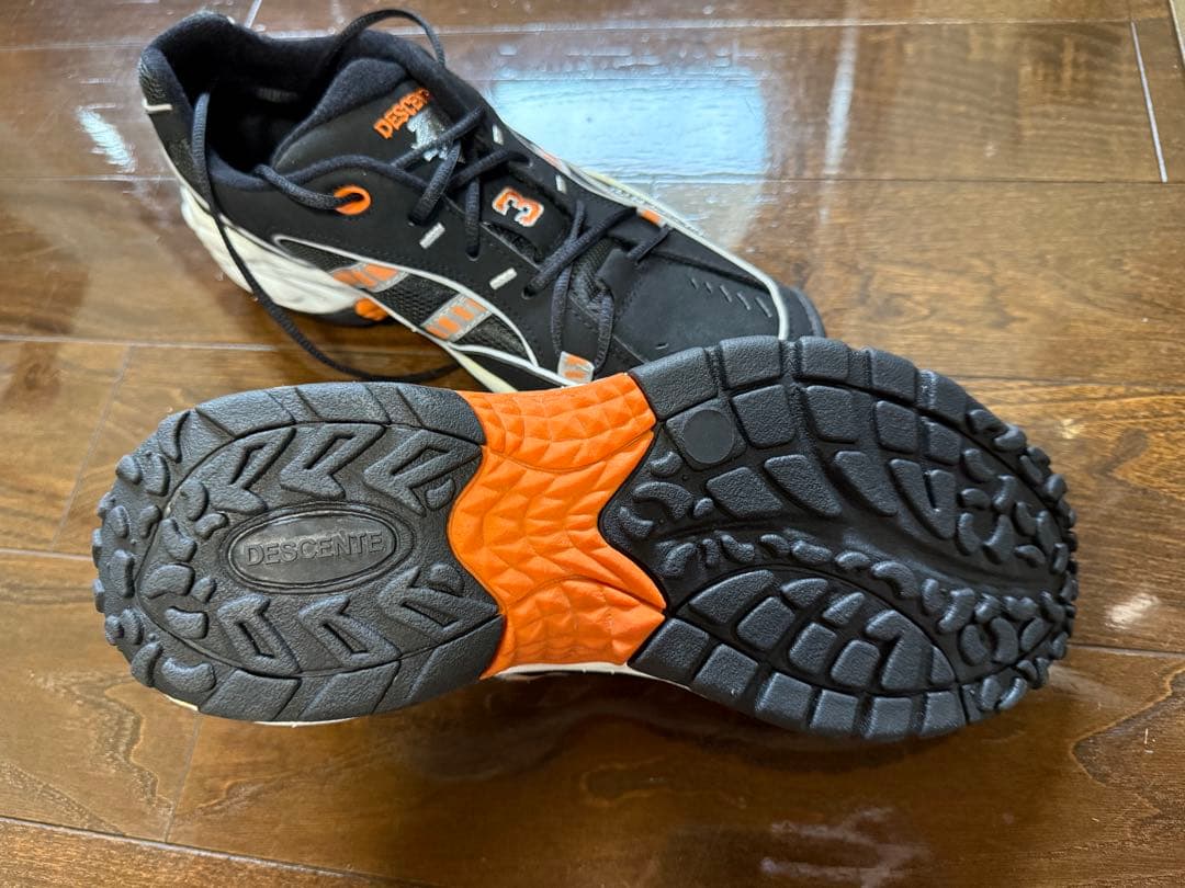 【新品未使用 】長嶋茂雄 モデル デサント 27.0 シリアルカード付き!!