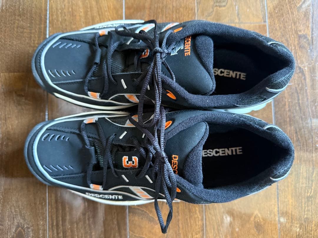 【新品未使用 】長嶋茂雄 モデル デサント 27.0 シリアルカード付き!!