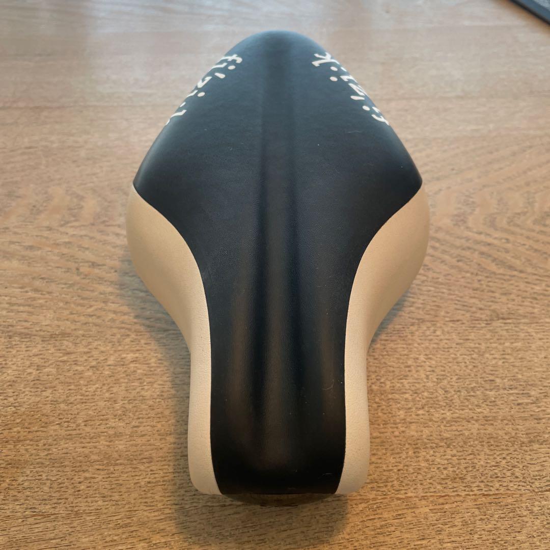 fi'zi:k Mistica カーボンブレイデッド サドル
