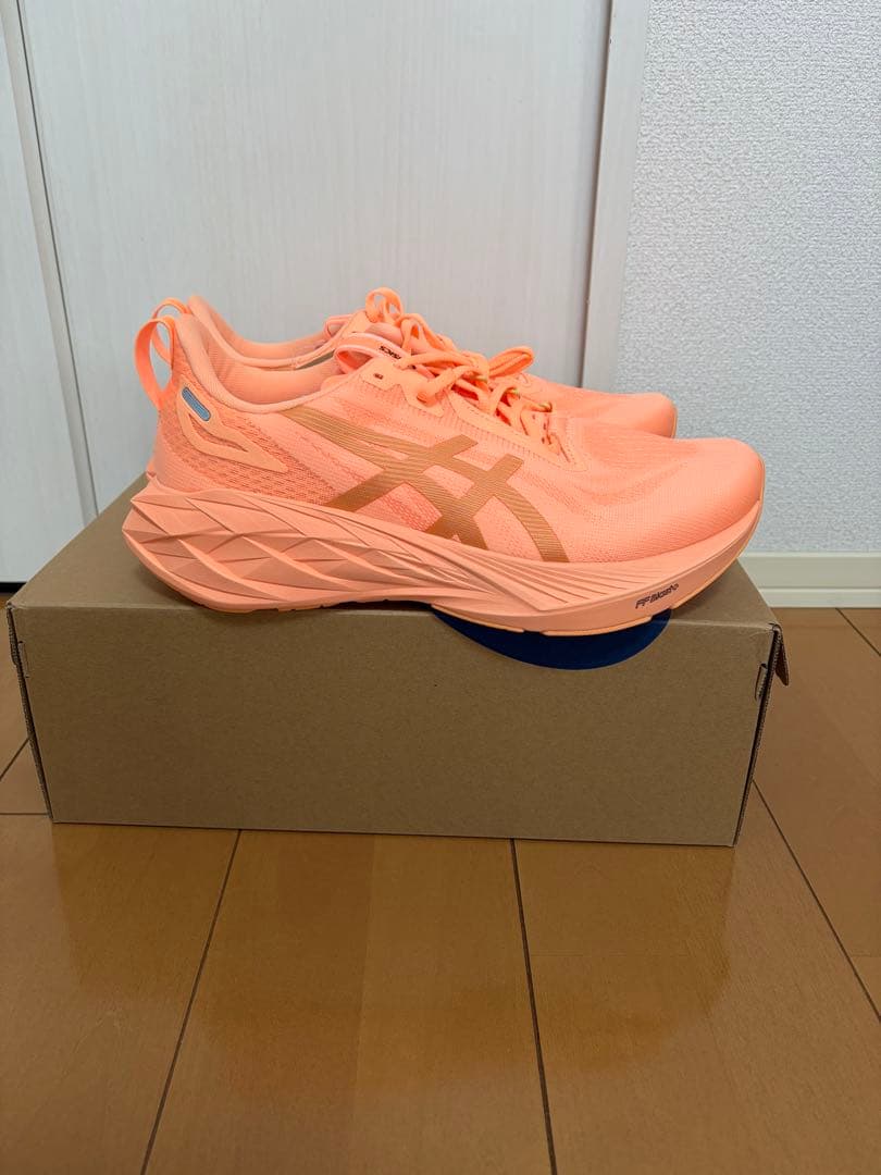 NOVABLAST 4 LE 28.5センチ　ノバブラスト