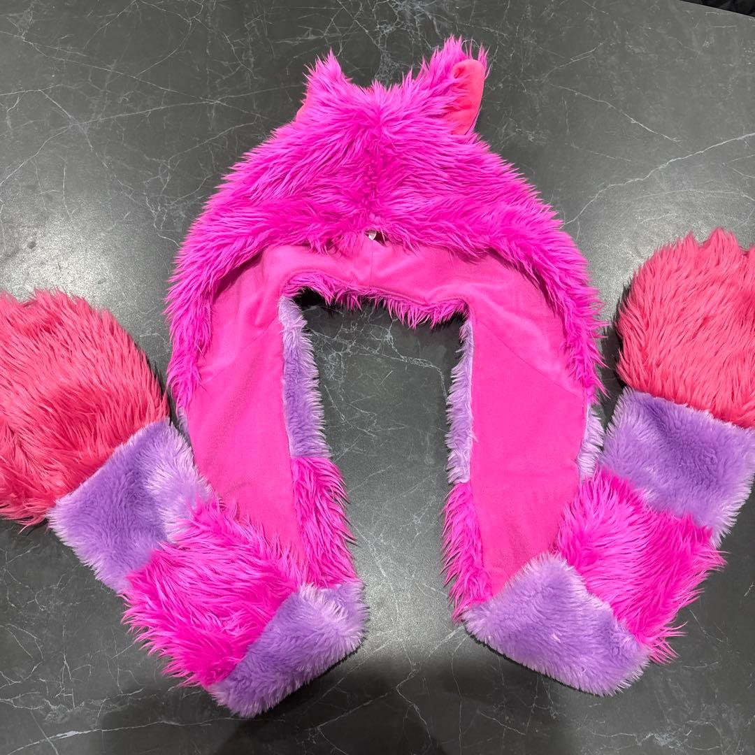 チシャ猫風ピンクファー帽子