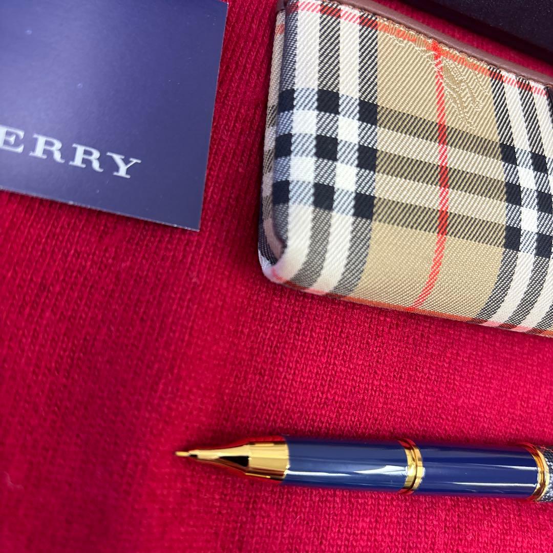未使用自宅保管BURBERRY チェック柄 ペンケース 付属品ありペン2本あり