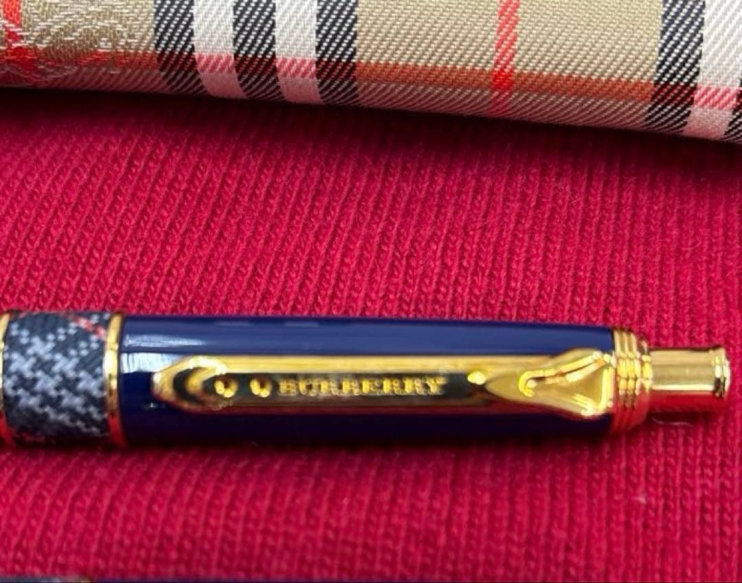 未使用自宅保管BURBERRY チェック柄 ペンケース 付属品ありペン2本あり