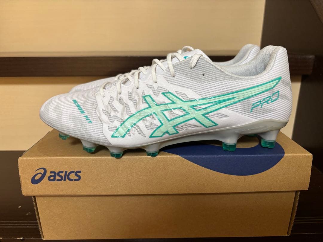 サッカースパイク　DS LIGHT ACROS 3 PRO 26.5cm 新品