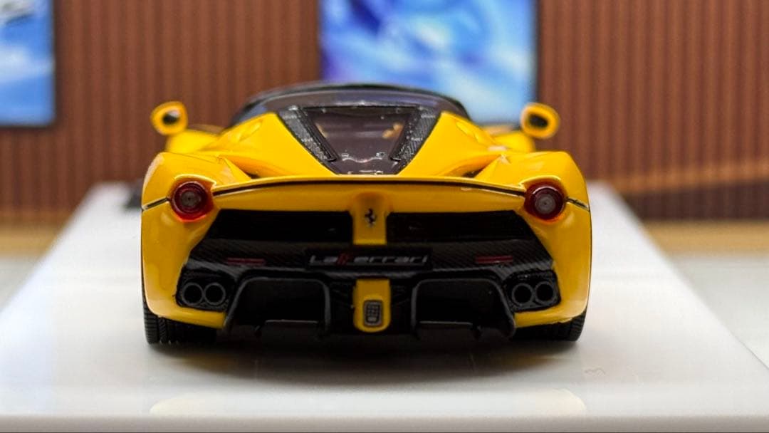 DMH 1/64 ラフェラーリ アペルタ