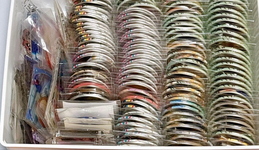 【最終値下げ】 あんスタ 大量 まとめ売り 紙類 缶バッジ