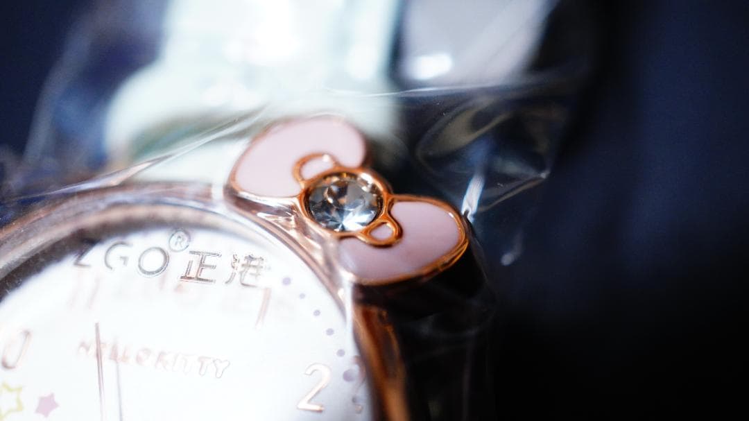 キティちゃん リボン クリスタル サンリオ 腕時計 限定 海外 コラボ