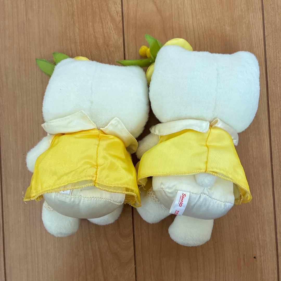 キティちゃん ぬいぐるみ 花占い