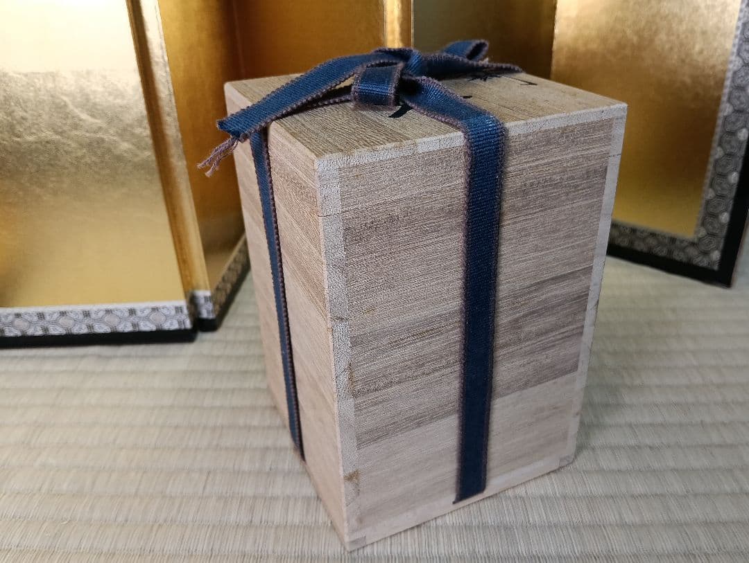 孝志作 香炉 松竹梅 未使用 証書 作歴 栞付 蝋型鋳物 共箱AK53