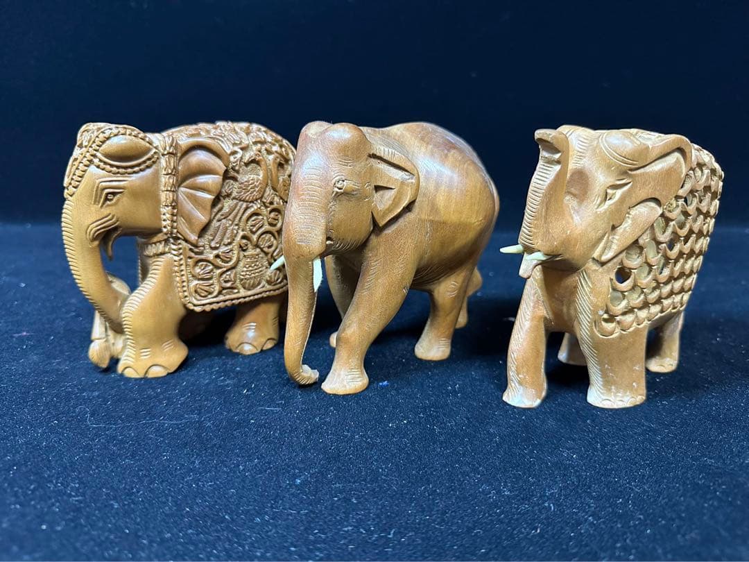 木彫り　白檀　インド　象そう　彫刻 置物　細密細工　骨董　アンティーク