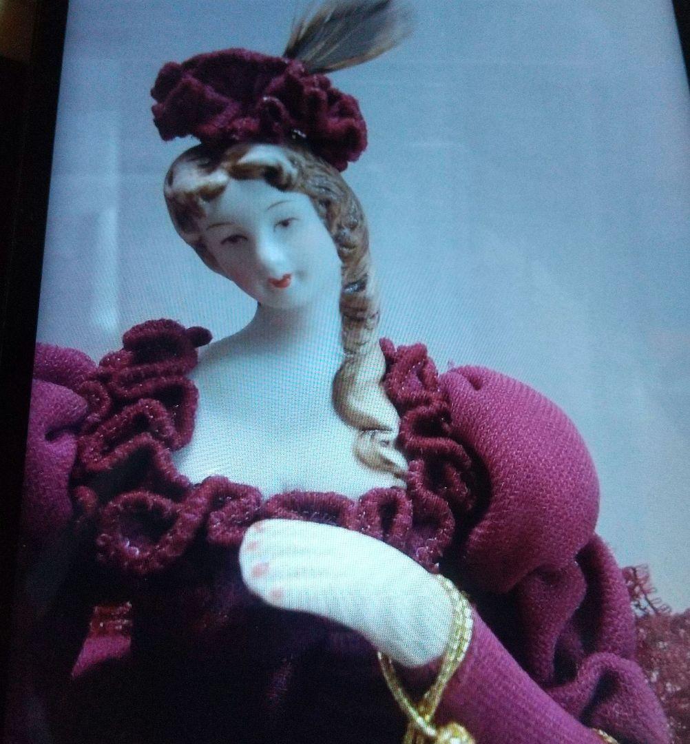 #昭和レトロワインレッドリボンドレス立体オブジェ人形