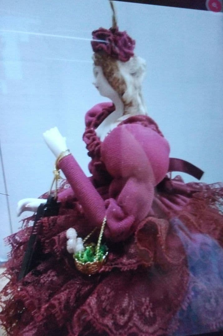 #昭和レトロワインレッドリボンドレス立体オブジェ人形