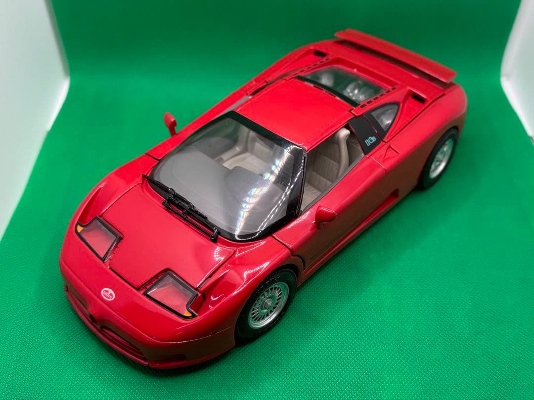 Bugatti EB110 赤1/18スケール