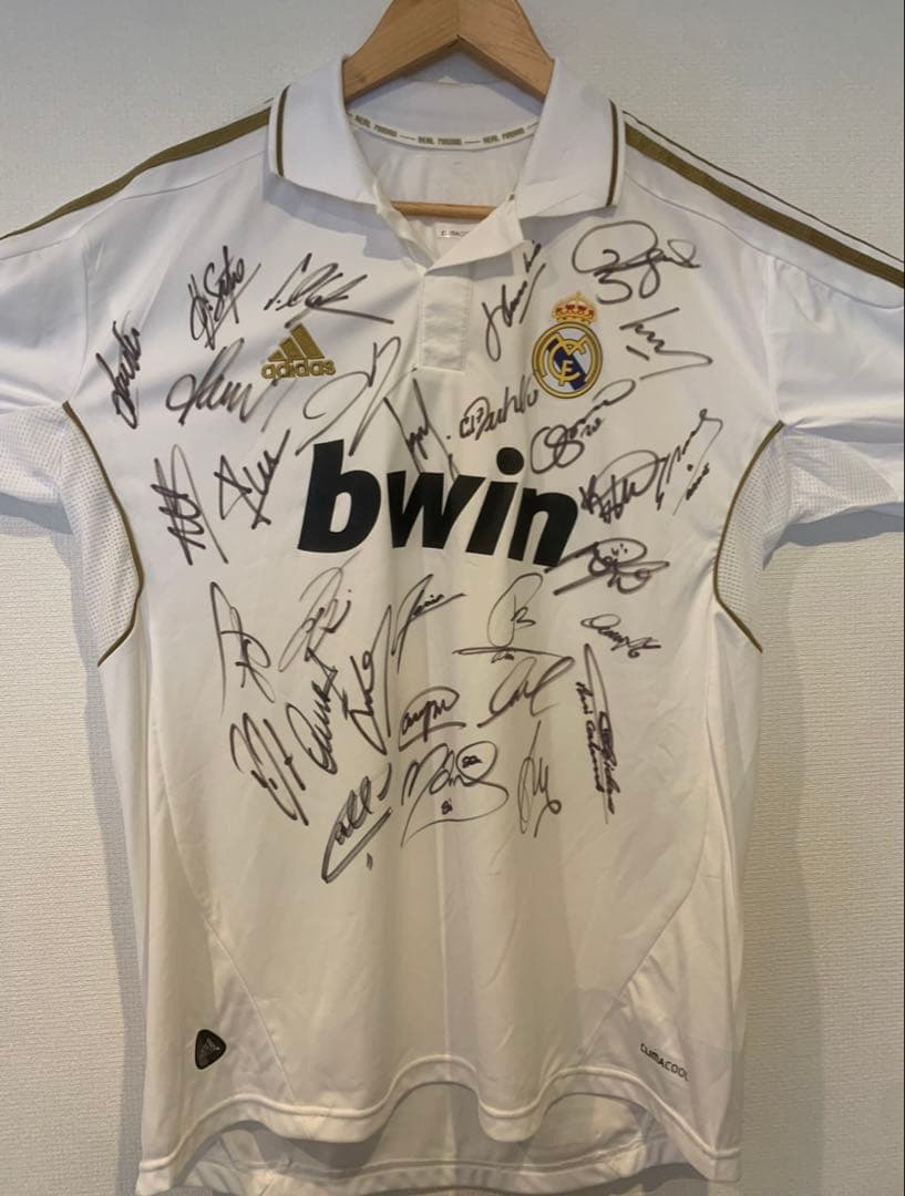 レアルマドリード　11-12シーズン　直筆サイン入り　ユニフォーム