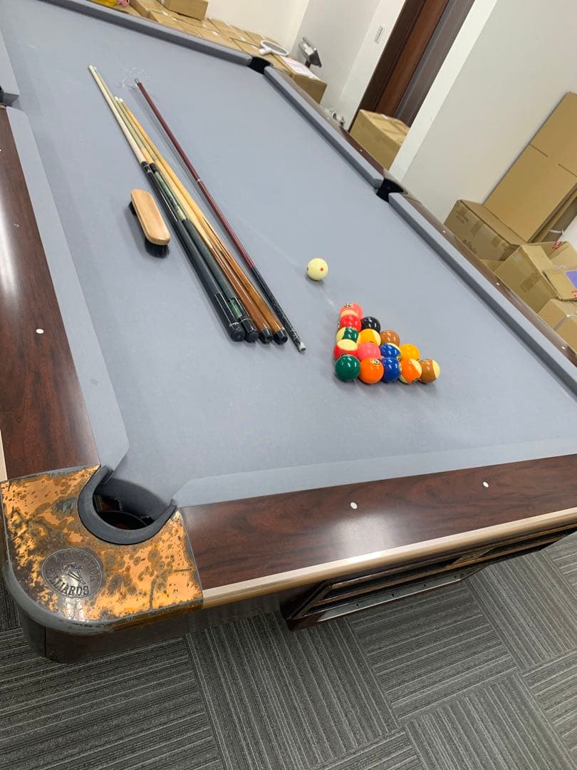 中古 : Brunswick ビリヤード台 9フィート 付属品付き