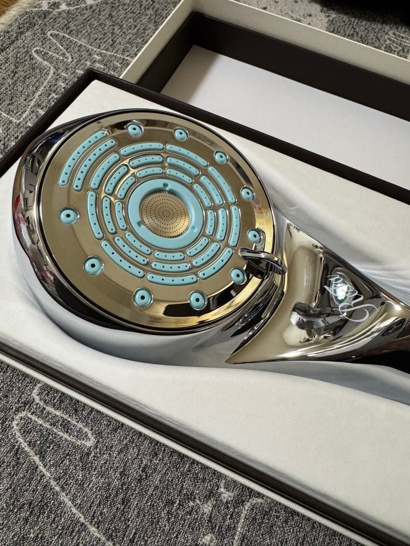 ぶらっくでびる～　ReFa ファインバブル u シャワーヘッド　シルバー