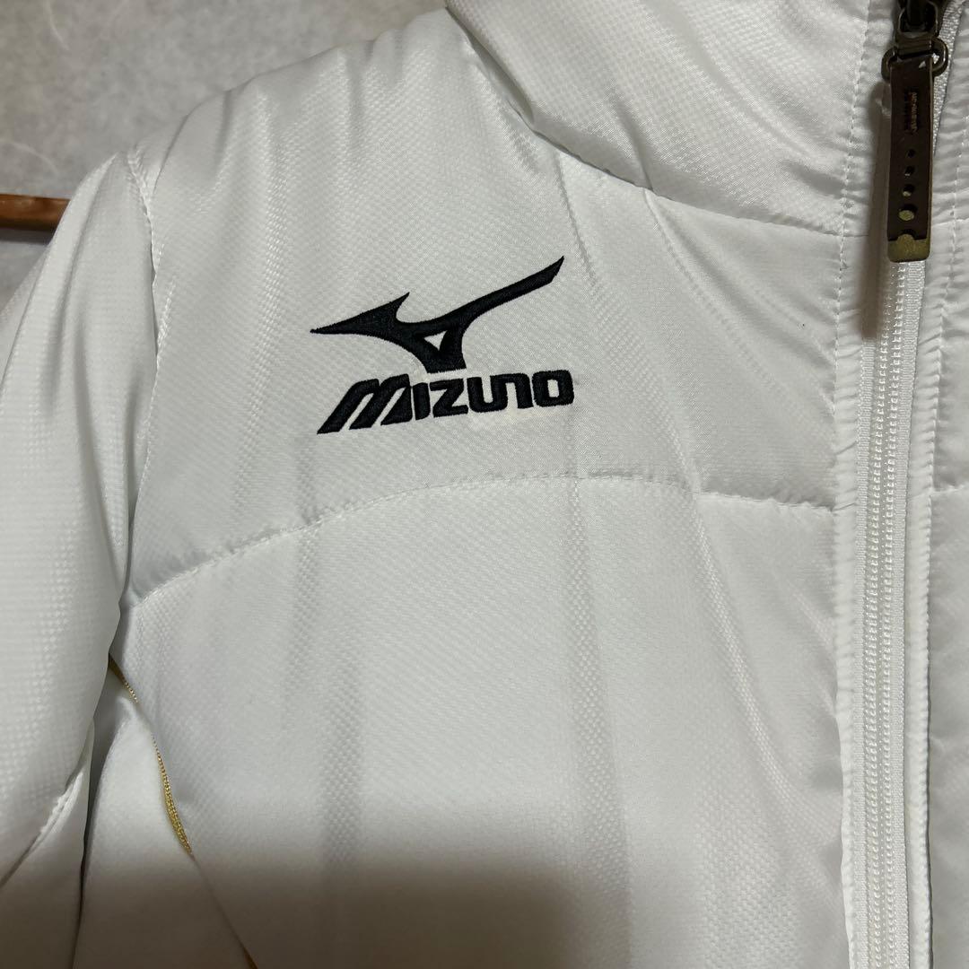 美品Mizuno ホワイト ブレスサーモ中綿ジャケット