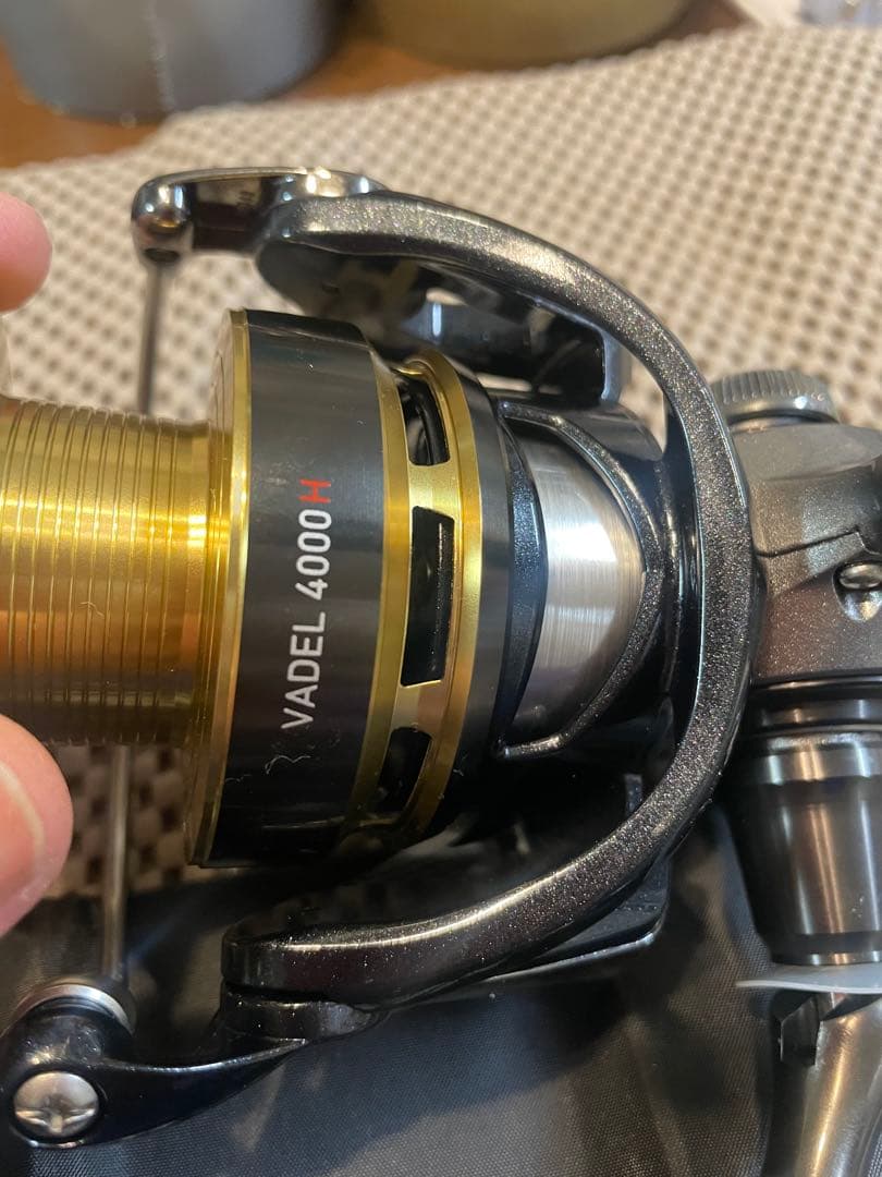 M ダイワ　VADEL 4000H スピニングリール