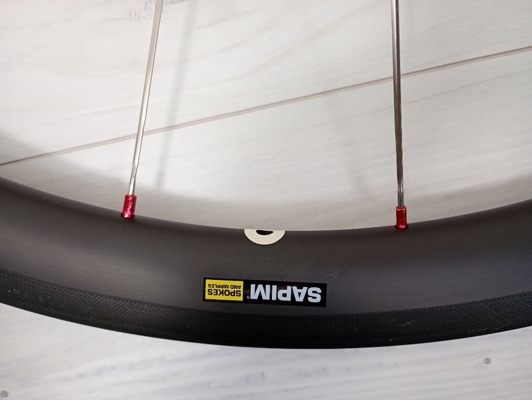 【新品】40mmハイト軽量カーボンホイール　チューブラー　フロント