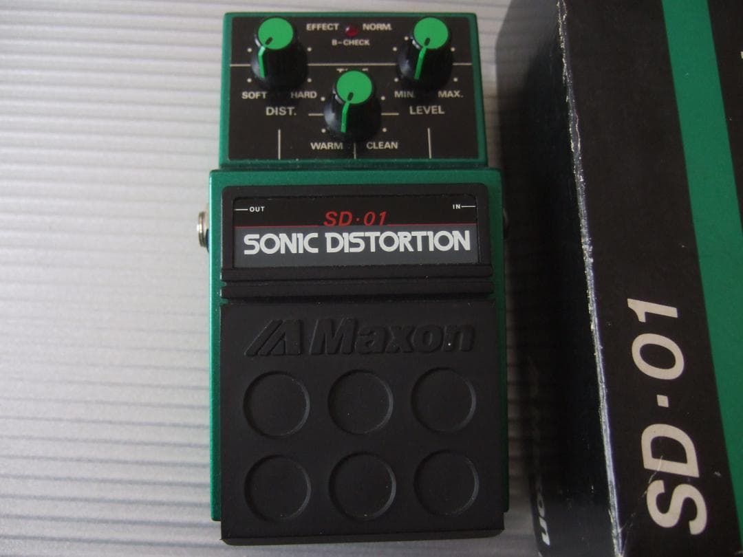 美品 箱付属 Maxon SD-01 Sonic Distortion SD01