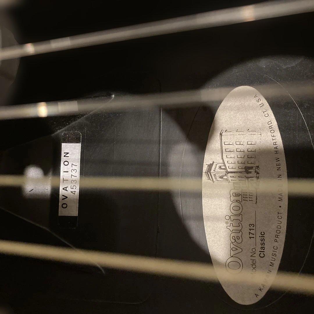 Ovation 1713 Classicギター ハードケース、弦2本付