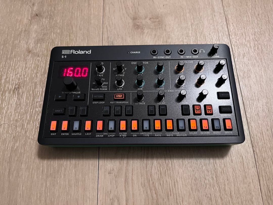 Roland S-1 TWEAK SYNTHESIZER ローランド シンセ