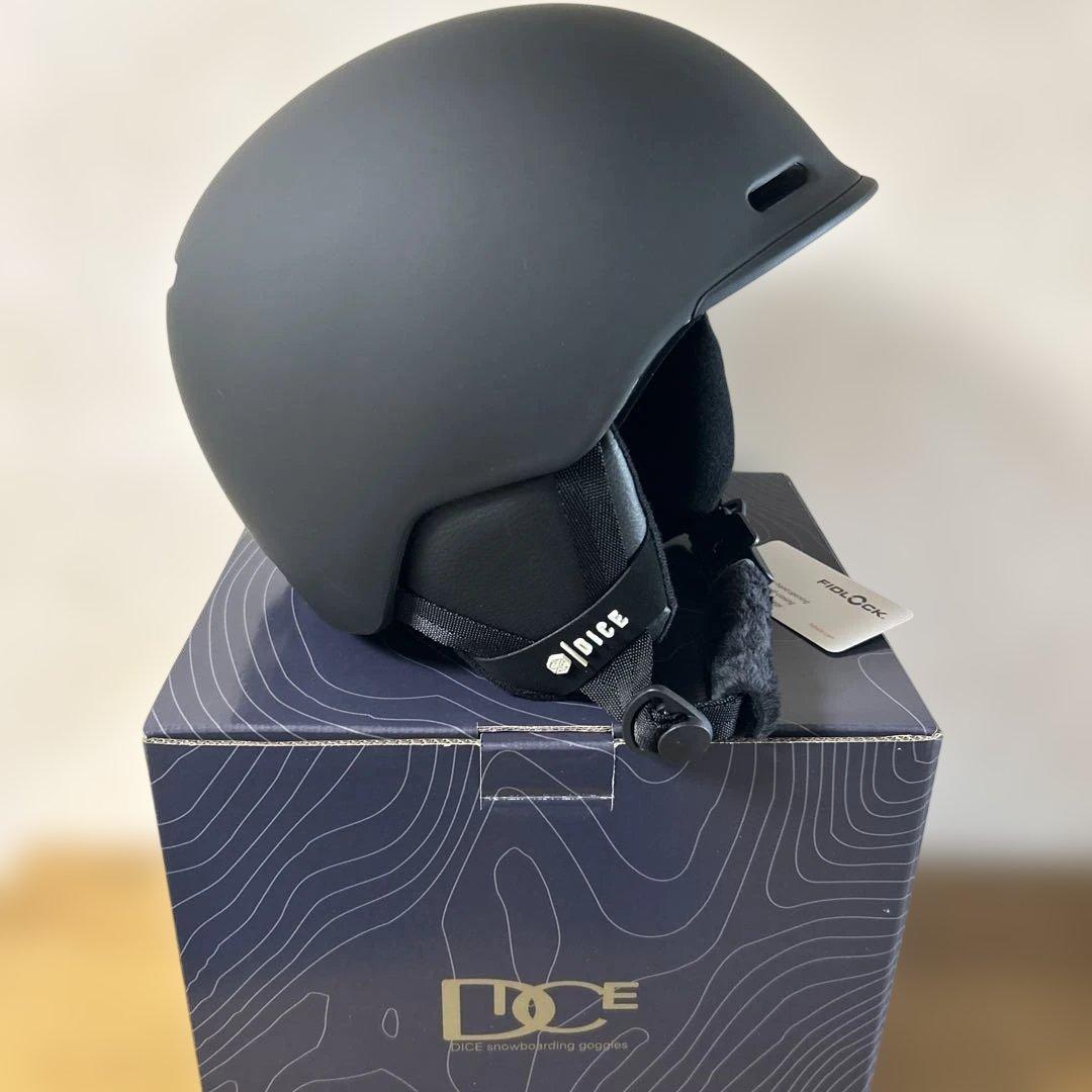 DICEスノーヘルメットD6モデルBLKカラーSMサイズ新品未使用