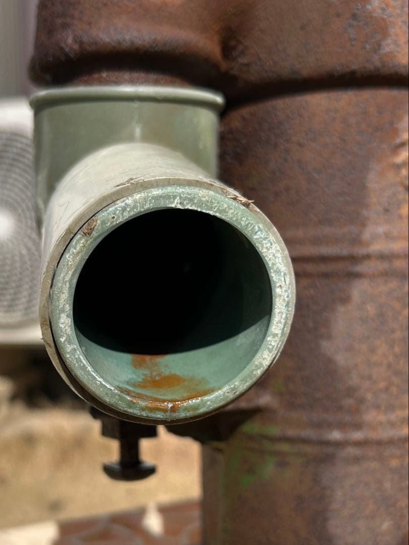 手押し井戸ポンプ　レトロ井戸ポンプ　ガッチャンポンプ　ジャンクガーデン　昭和