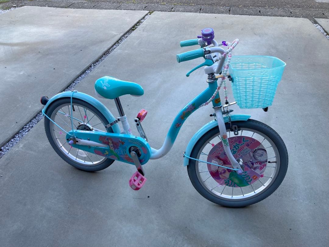 水色　子供　自転車　Disneyアリエル