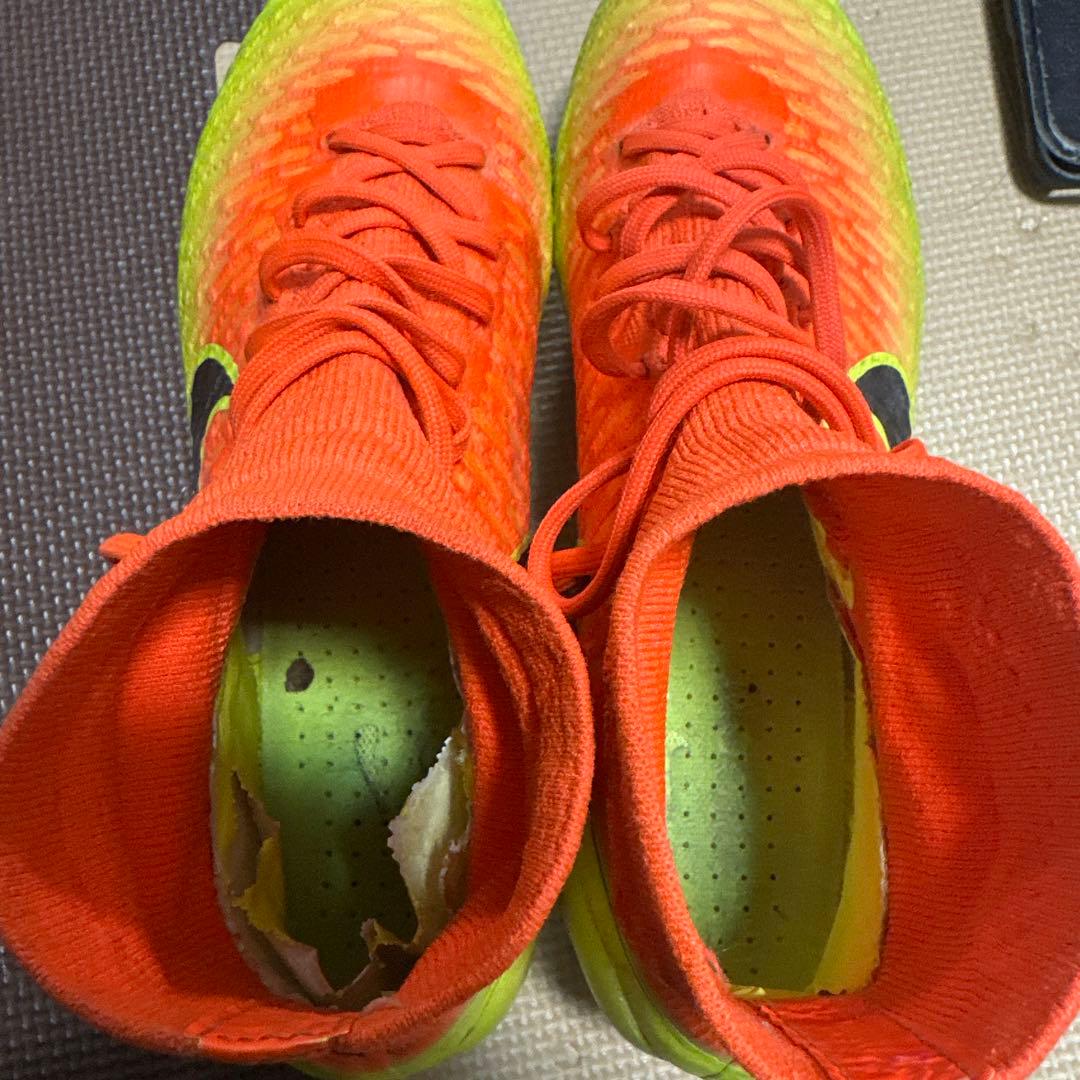 サッカースパイク マジスタ 取り替え式 26.5