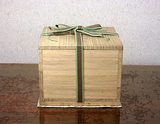 九谷焼　塗師淡斎 作 銘：惺々著　茶碗　共箱　無傷　保証。