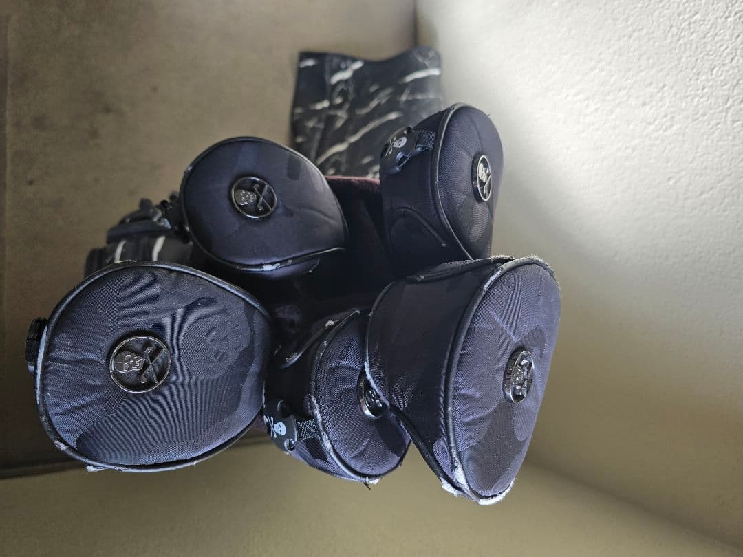 マークアンドロナ　キャディバッグ、ヘッドカバーセット