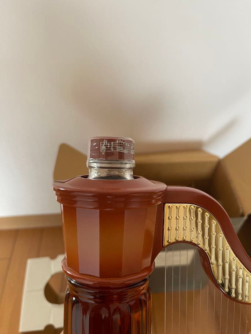 Suntory EXTRA ブランデー ハープ型ボトル