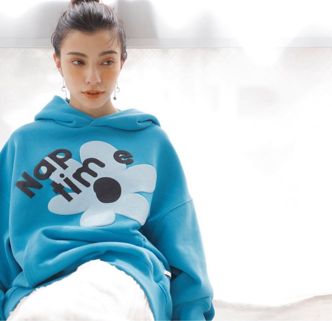 ナップタイム　naptime. Nissy 西島隆弘　スウェット　パーカー　青