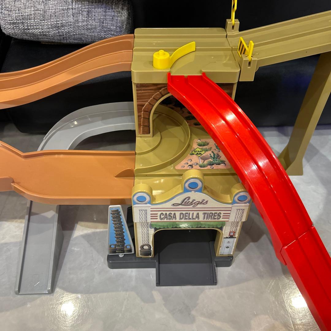 カーズ　トミカ　ミニカー　ラジエータスプリングス　コース　ディズニー　セット