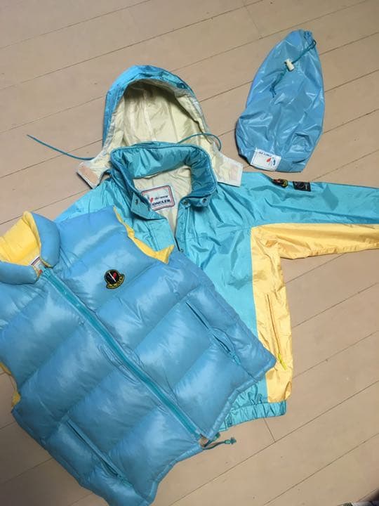 モンクレール　Mサイズ