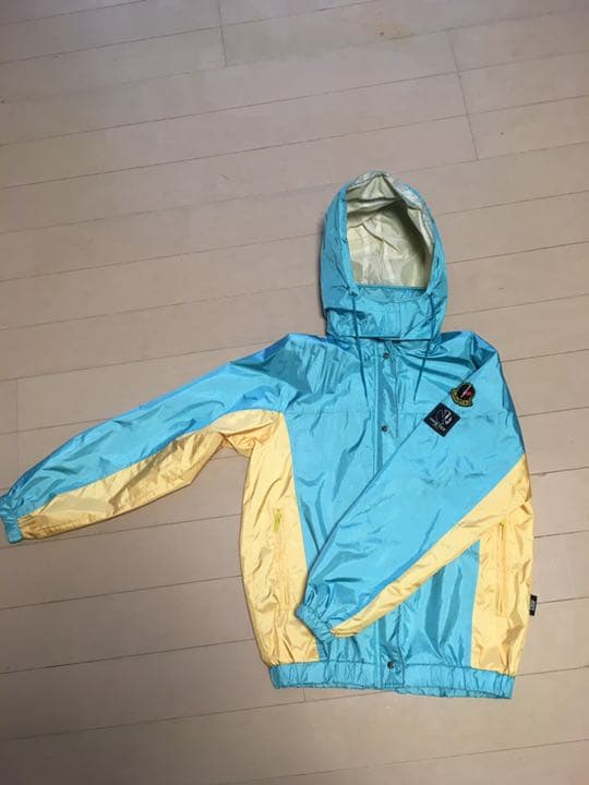 モンクレール　Mサイズ