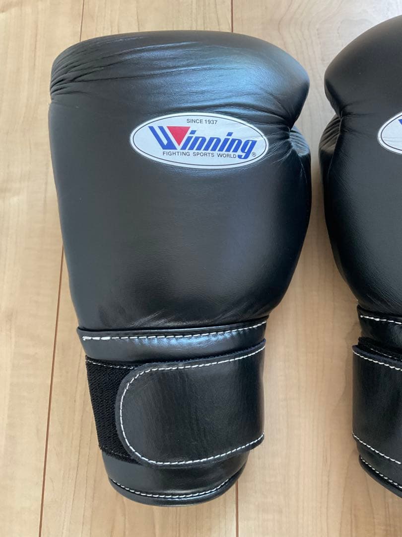 Winning ボクシンググローブ 16oz 黒