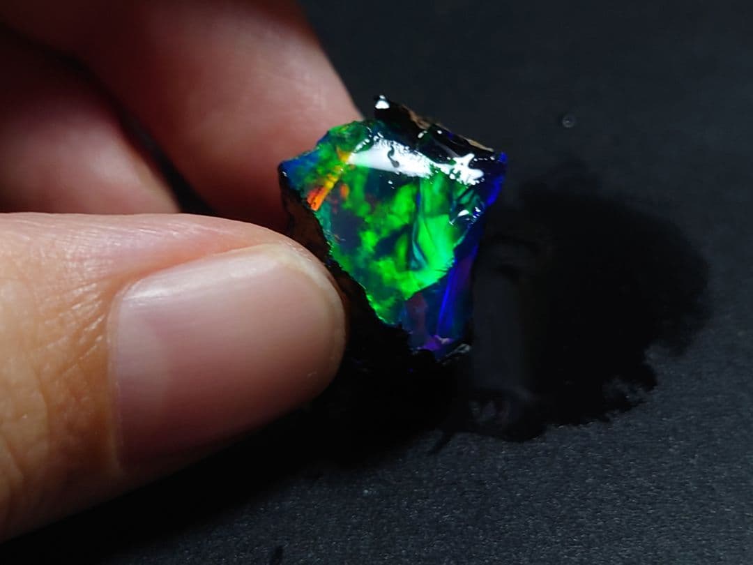 エチオピア　オパール　原石　鉱物　標本　プレシャス　ウェロ産