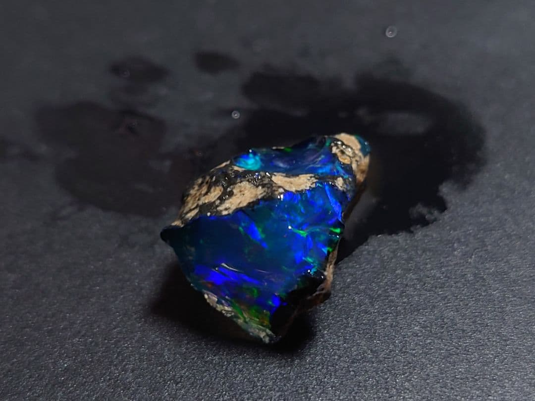 エチオピア　オパール　原石　鉱物　標本　プレシャス　ウェロ産