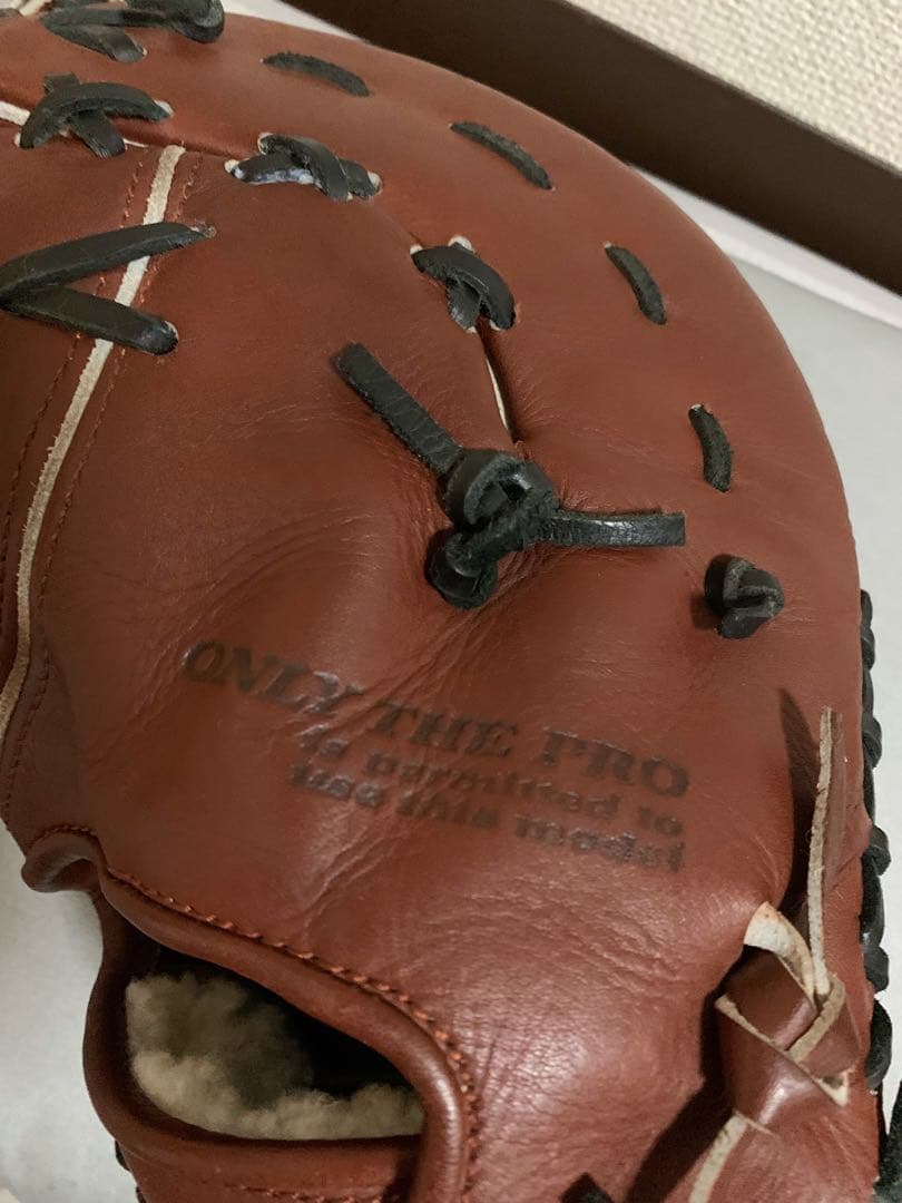 ハタケヤマ和牛硬式用ファーストミット左投げスワローズ坂口モデル