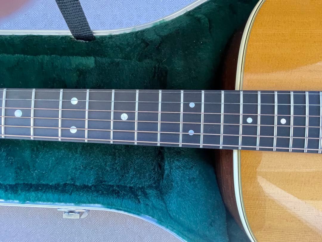 Martin D-28 、2020年製、スタンダード、美品。